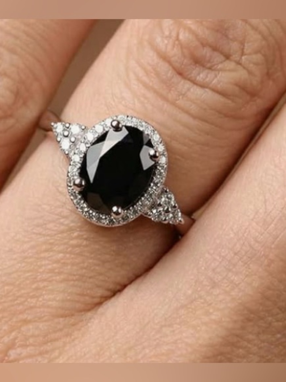Stunning Neiman Marcus Silver Sparkling Onyx Topaz Ring size 7